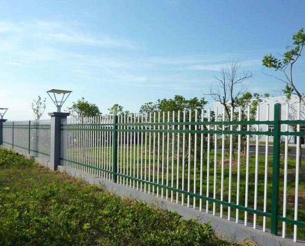 十堰鋅鋼護(hù)欄會(huì)生銹嗎？生銹是什么原因造成