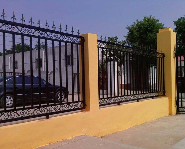 十堰鐵藝護(hù)欄有哪些方法延長使用期限？